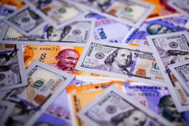 Rupee Falls 7 Paise to 95.22 Against US Dollar in Early Trade